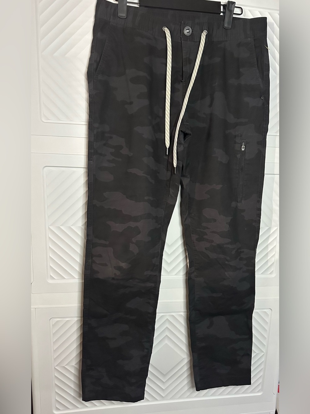 Vuori Women's Black Camo Straight Leg Pants Ripstop